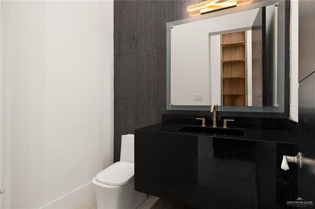 1000 Travis Street, Mission, TX 78572