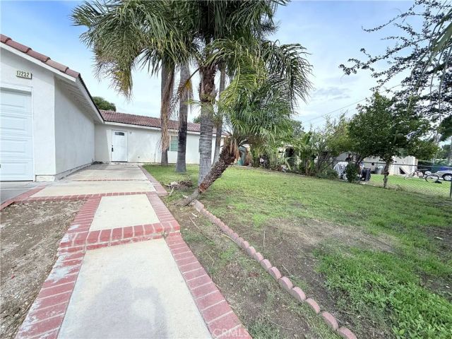 17232 Ceres, Fontana, CA 92335