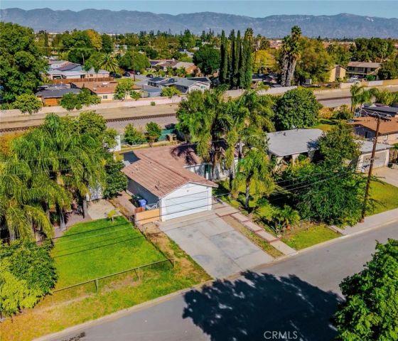 17232 Ceres, Fontana, CA 92335