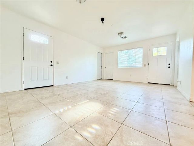 17232 Ceres, Fontana, CA 92335