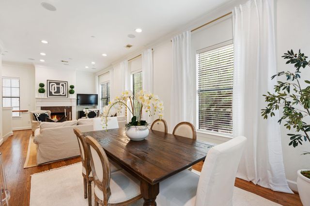 2210 Mid Lane 101, Houston, TX 77027