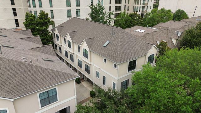 2210 Mid Lane 101, Houston, TX 77027