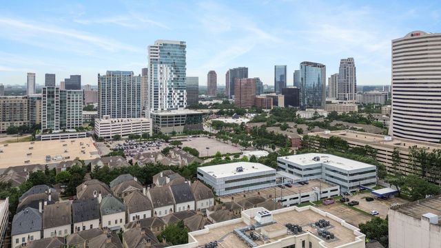 2210 Mid Lane 101, Houston, TX 77027