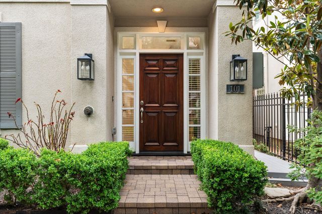 2210 Mid Lane 101, Houston, TX 77027