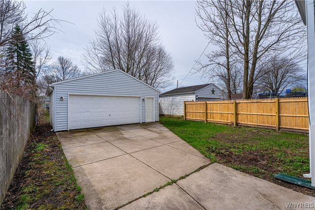 35 Fuller Avenue, Tonawanda, NY 14150