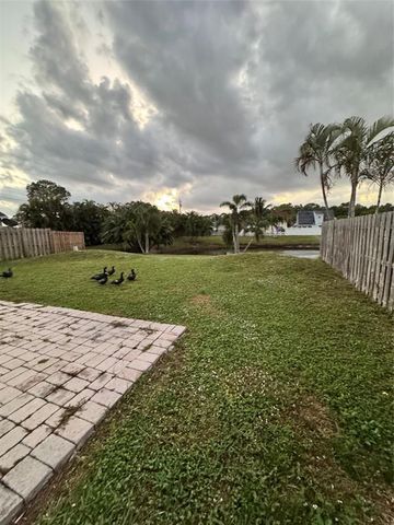 6040 Lace Wood Circle, Lake Worth, FL 33462