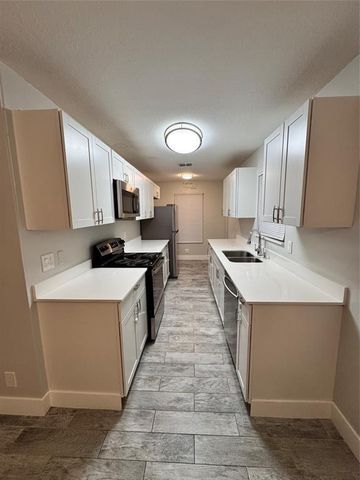 6040 Lace Wood Circle, Lake Worth, FL 33462