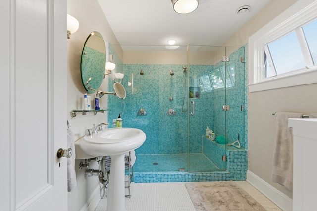 32 Tremont St 1, Cambridge, MA 02139
