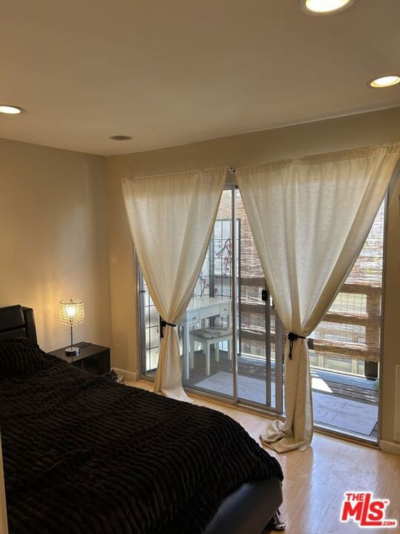 Image 11 of property listing at 320 S Ardmore Avenue 325, Los Angeles, CA 90020