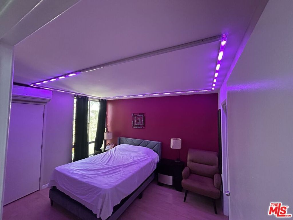 Image 2 of property listing at 320 S Ardmore Avenue 325, Los Angeles, CA 90020