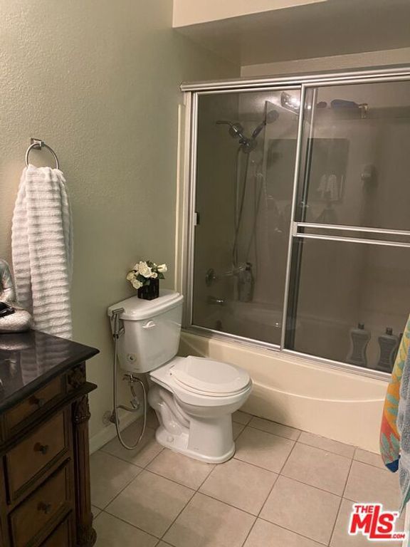 Image 20 of property listing at 320 S Ardmore Avenue 325, Los Angeles, CA 90020