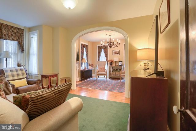 426 W MAIN ST, Mechanicsburg, PA 17055