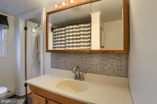 426 W MAIN ST, Mechanicsburg, PA 17055