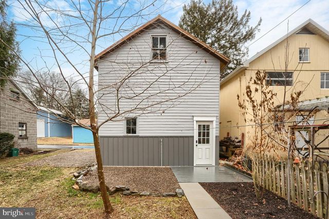 426 W MAIN ST, Mechanicsburg, PA 17055