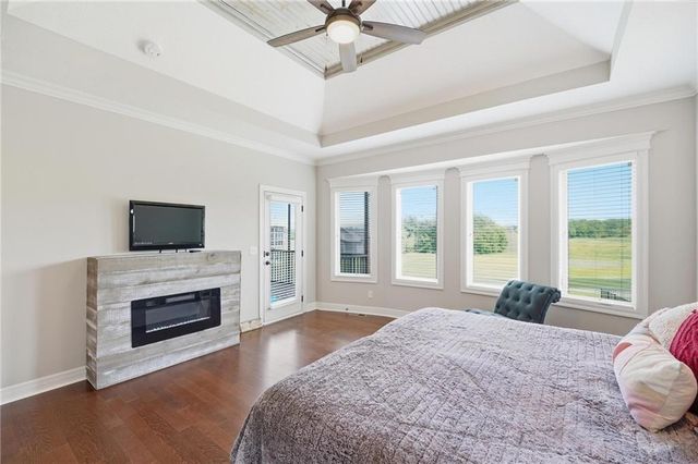 906 Creekmoor Drive, Raymore, MO 64083