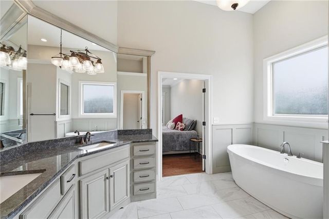 906 Creekmoor Drive, Raymore, MO 64083