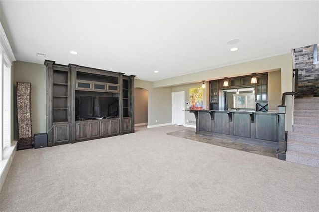 906 Creekmoor Drive, Raymore, MO 64083