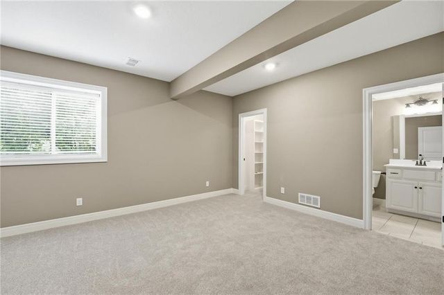 906 Creekmoor Drive, Raymore, MO 64083