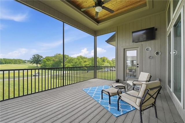 906 Creekmoor Drive, Raymore, MO 64083