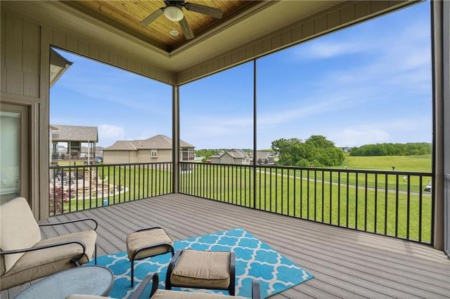 906 Creekmoor Drive, Raymore, MO 64083