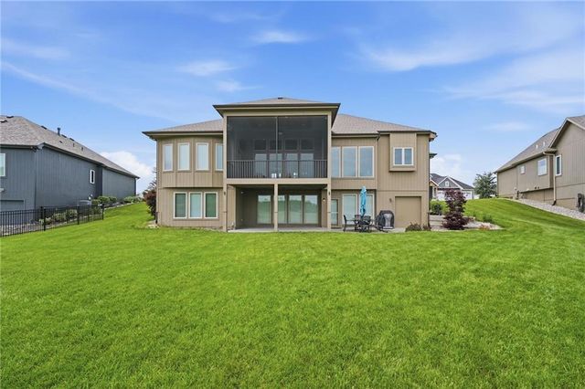 906 Creekmoor Drive, Raymore, MO 64083