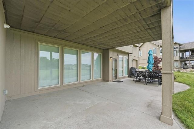 906 Creekmoor Drive, Raymore, MO 64083