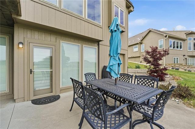 906 Creekmoor Drive, Raymore, MO 64083