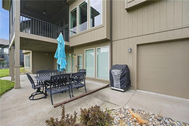906 Creekmoor Drive, Raymore, MO 64083