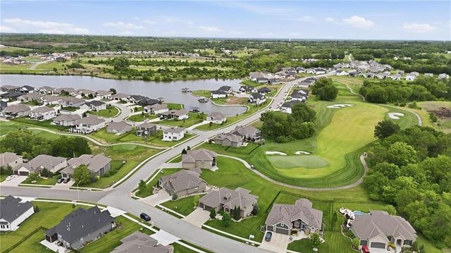 906 Creekmoor Drive, Raymore, MO 64083