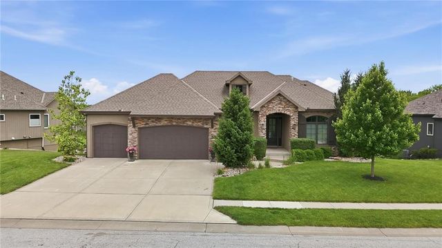 906 Creekmoor Drive, Raymore, MO 64083