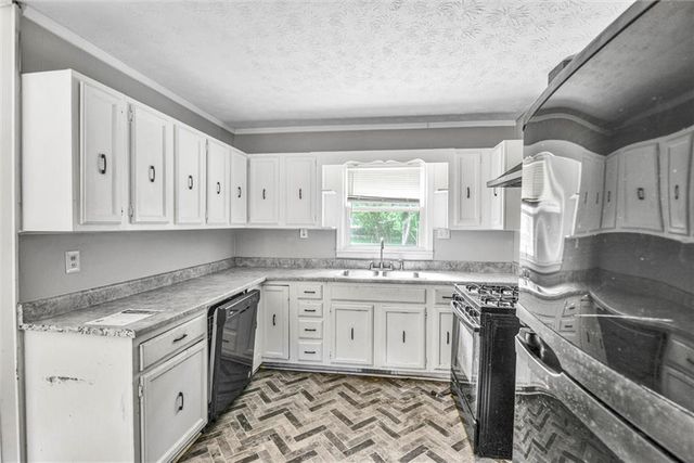 6174 Lower Dixie Lake Road, Union City, GA 30291