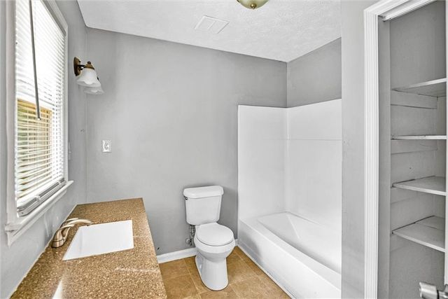 6174 Lower Dixie Lake Road, Union City, GA 30291