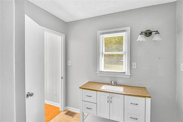 6174 Lower Dixie Lake Road, Union City, GA 30291
