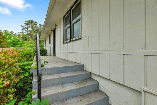 6174 Lower Dixie Lake Road, Union City, GA 30291
