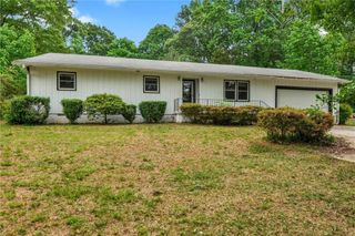 6174 Lower Dixie Lake Road, Union City, GA 30291