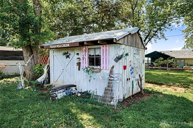 37 Weinland Drive, New Carlisle, OH 45344