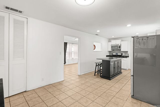 4419 Bright Sun St, San Antonio, TX 78217