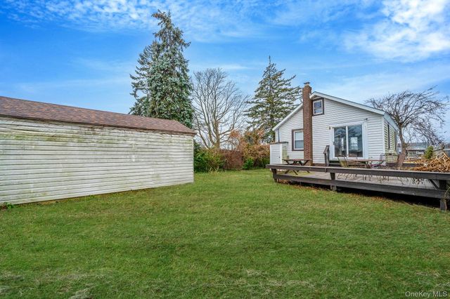 8 Eastern Concourse, Amityville, NY 11701