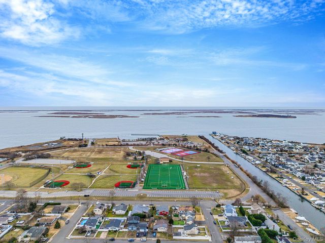 8 Eastern Concourse, Amityville, NY 11701