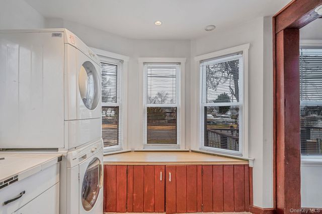 8 Eastern Concourse, Amityville, NY 11701