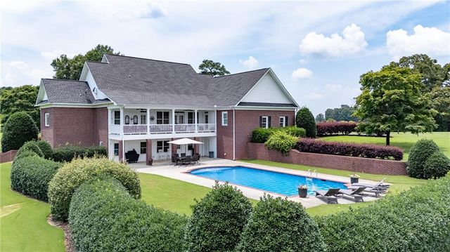 367 School House NE Road, Calhoun, GA 30701