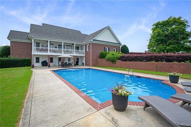 367 School House NE Road, Calhoun, GA 30701