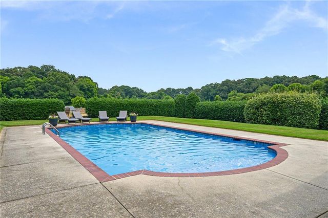 367 School House NE Road, Calhoun, GA 30701