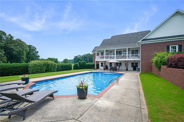 367 School House NE Road, Calhoun, GA 30701