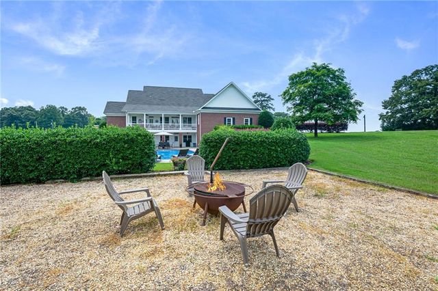 367 School House NE Road, Calhoun, GA 30701