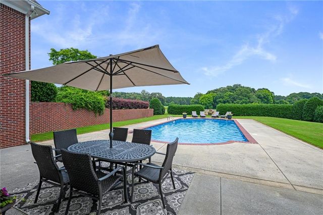 367 School House NE Road, Calhoun, GA 30701