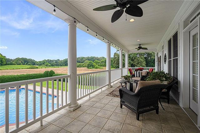 367 School House NE Road, Calhoun, GA 30701