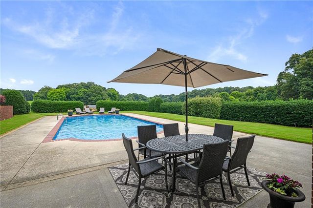 367 School House NE Road, Calhoun, GA 30701