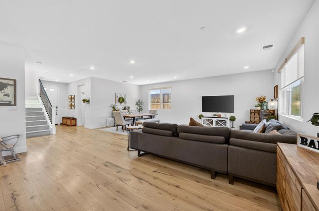 8769 Minor Ct, Elk Grove, CA 95757