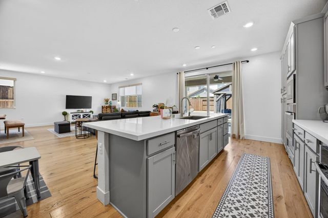 8769 Minor Ct, Elk Grove, CA 95757